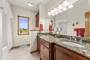 410 W Elroy St, Elroy, WI 53929 - Photo 33
