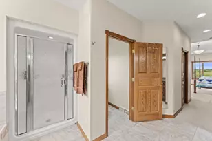 410 W Elroy St, Elroy, WI 53929 - Photo 27
