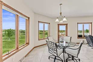 410 W Elroy St, Elroy, WI 53929 - Photo 9