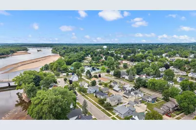 709 W Edgewater Street, Portage, WI 53901 - Photo 7