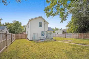 427 E Cook St, Portage, WI 53901 - Photo 7