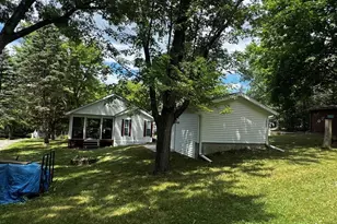351 Skyline Dr, Edgerton, WI 53534 - Photo 3