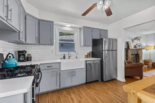 110 Buckingham Ln, Madison, WI 53714 - Photo 9