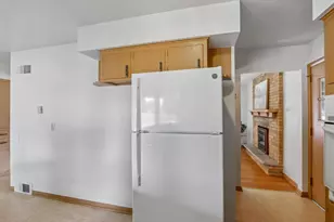 520 6th St, Waunakee, WI 53597 - Photo 9