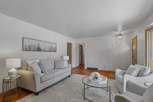 520 6th St, Waunakee, WI 53597 - Photo 5
