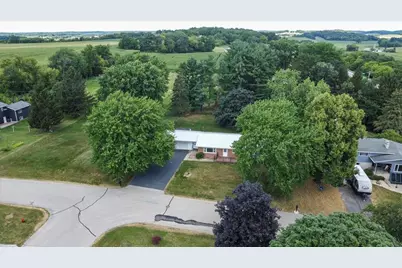 105 Holman Road, Deerfield, WI 53531 - Photo 3