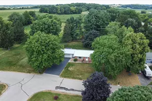 105 Holman Rd, Deerfield, WI 53531 - Photo 3
