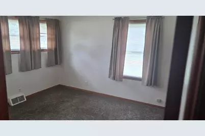 207 Grandview Avenue, Waupun, WI 53963 - Photo 7