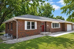 723 Kelly St, Sun Prairie, WI 53950 - Photo 3