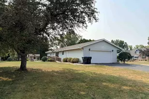 717 Willow Ln, Horicon, WI 53032 - Photo 3