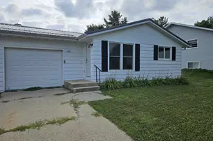 625 Cross St, Poynette, WI 53955 - Photo 1