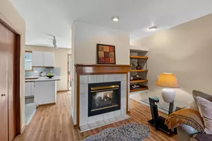 6609 Raymond Rd, Madison, WI 53711 - Photo 7