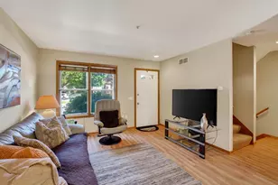 6609 Raymond Rd, Madison, WI 53711 - Photo 9