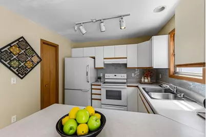6609 Raymond Road, Madison, WI 53711 - Photo 17