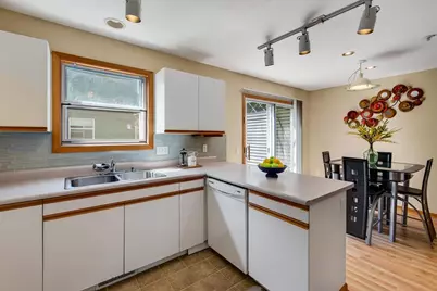 6609 Raymond Road, Madison, WI 53711 - Photo 17