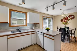 6609 Raymond Rd, Madison, WI 53711 - Photo 17