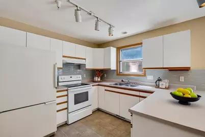 6609 Raymond Road, Madison, WI 53711 - Photo 13
