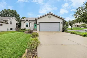 1817 Anhalt Dr, Madison, WI 53704 - Photo 3