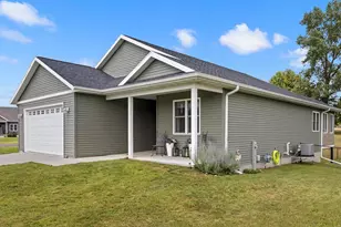 N6736 Clover Ln, Pardeeville, WI 53954 - Photo 3