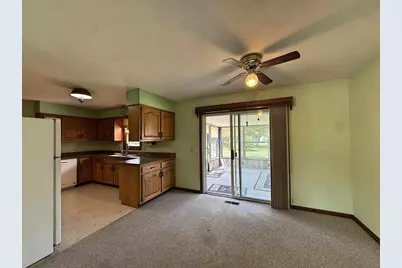 1429 N Pontiac Drive, Janesville, WI 53545 - Photo 9