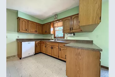 1429 N Pontiac Drive, Janesville, WI 53545 - Photo 13