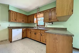 1429 N Pontiac Dr, Janesville, WI 53545 - Photo 13