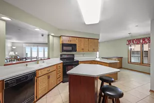 4001 Monona Dr, Monona, WI 53716 - Photo 9