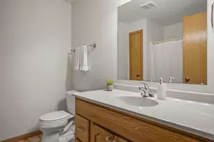 391 N Heatherstone Dr, Sun Prairie, WI 53590 - Photo 31