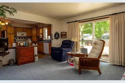 842 N Wright Road, Janesville, WI 53546 - Photo 9