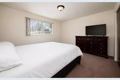 3802 Lien Road, Madison, WI 53704 - Photo 5