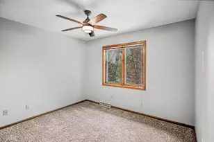 2211 Wood View Dr, Stoughton, WI 53589 - Photo 9