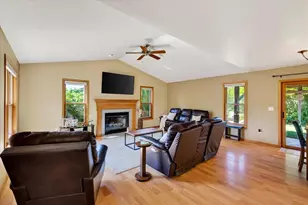1004 Gomer Dr, Beaver Dam, WI 53916 - Photo 5