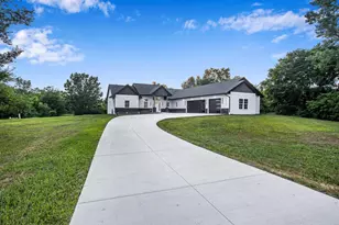 5611 N Vista, Janesville, WI 53548 - Photo 1