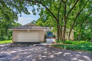7116 Applewood Dr, Madison, WI 53719 - Photo 3