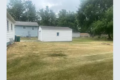 850 E Briar Lane, Beloit, WI 53511 - Photo 3