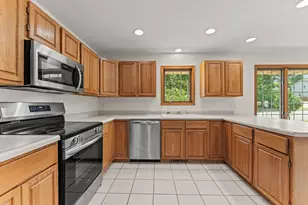 1038 N Thompson Dr, Madison, WI 53704 - Photo 17