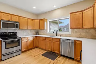 W13887 Bannan Ct, Prairie Du Sac, WI 53578 - Photo 15