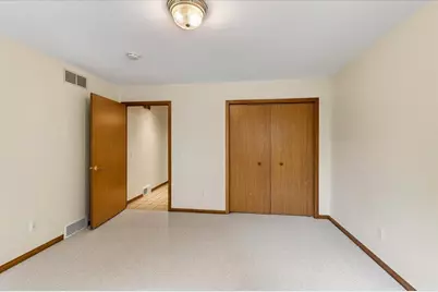 5009 Sycamore Avenue, Madison, WI 53704 - Photo 13