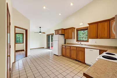 5009 Sycamore Avenue, Madison, WI 53704 - Photo 5
