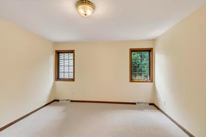 5009 Sycamore Avenue, Madison, WI 53704 - Photo 11