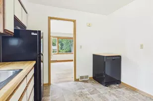1710 Thackeray Rd, Madison, WI 53704 - Photo 13