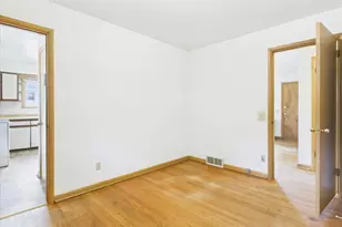 1710 Thackeray Rd, Madison, WI 53704 - Photo 17