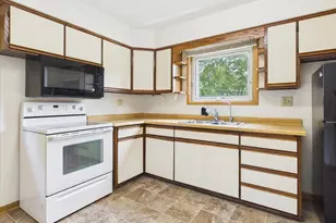 1710 Thackeray Rd, Madison, WI 53704 - Photo 11