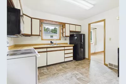 1710 Thackeray Road, Madison, WI 53704 - Photo 13