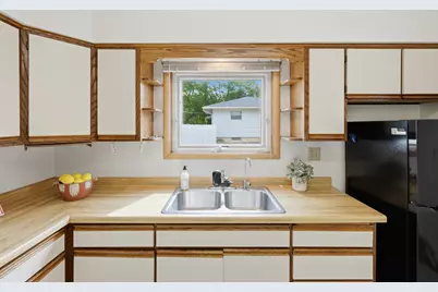1710 Thackeray Road, Madison, WI 53704 - Photo 15