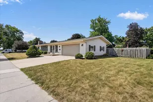 1307 17th St, Brodhead, WI 53520 - Photo 3