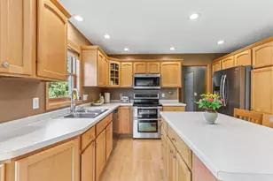 8437 Ellington Way, Middleton, WI 53562 - Photo 13