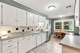 37 Hiawatha Cir, Madison, WI 53711 - Photo 21