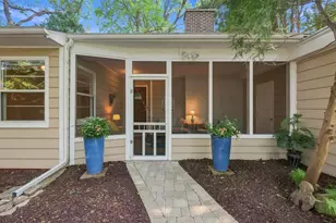 37 Hiawatha Cir, Madison, WI 53711 - Photo 5