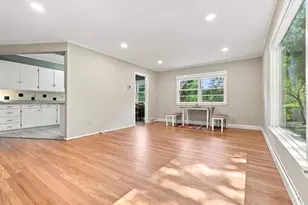37 Hiawatha Cir, Madison, WI 53711 - Photo 11
